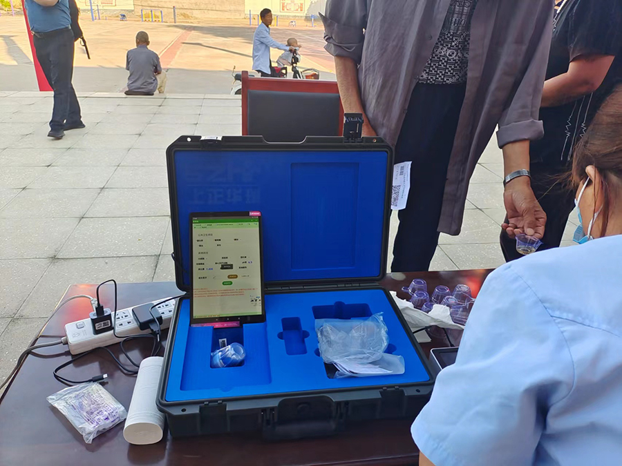 平板式慢病隨訪(fǎng)健康管理一體機.jpg